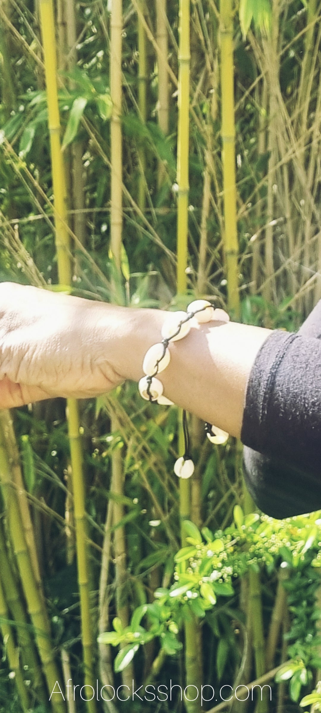 Parure collier et bracelet en cauris naturels
