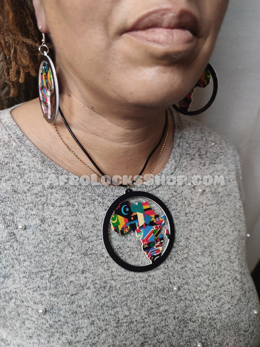 Ensemble boucles d'oreilles et collier carte africaine