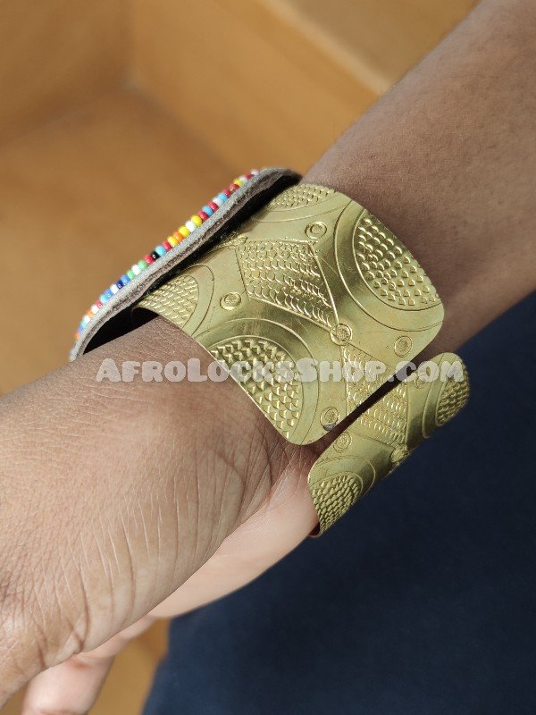 Authentique bracelet tribal africain orné de perles