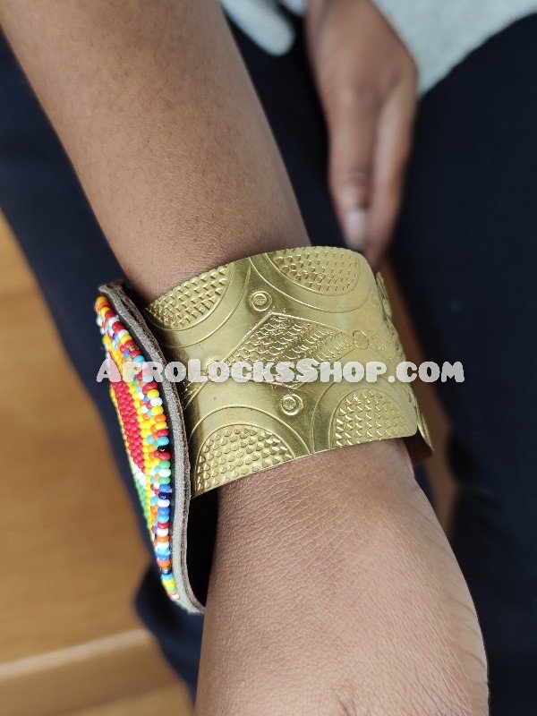 Authentique bracelet tribal africain orné de perles