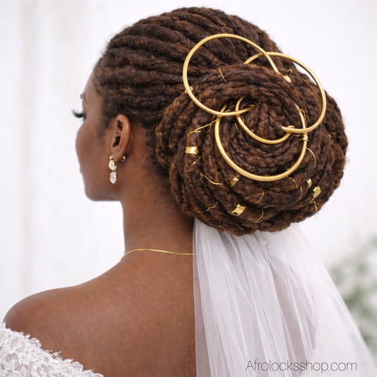 Femme avec coiffure de mariage et anneaux dores