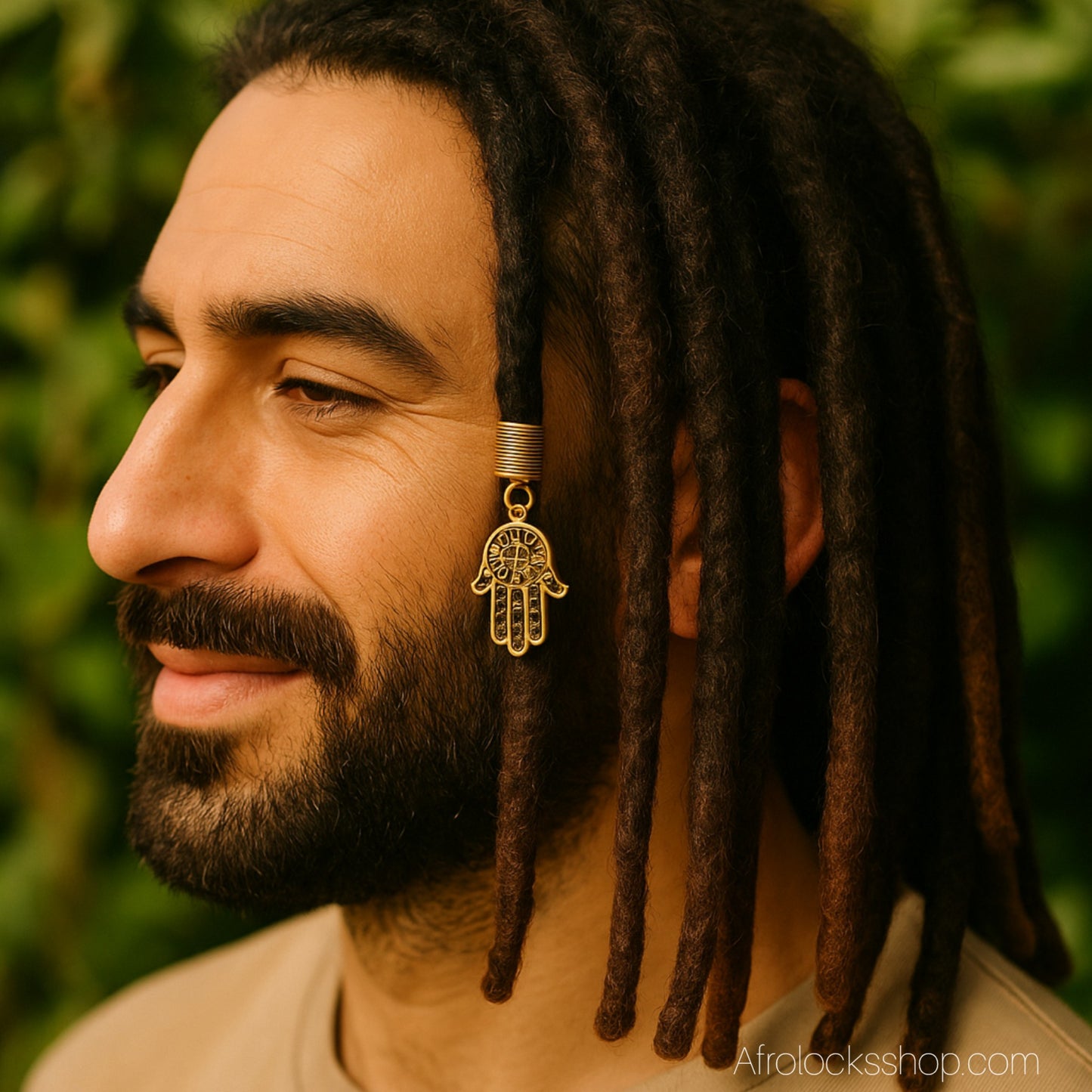 Bijou de locks main de Fatma dorée – trou 8 mm – 6 cm 🧿✨