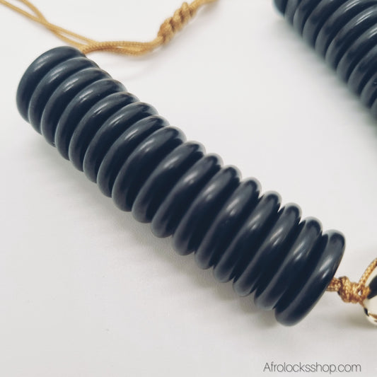 Bracelet perles disques noires & grand cauri doré (synthétique) – cordon cuir, ajustable