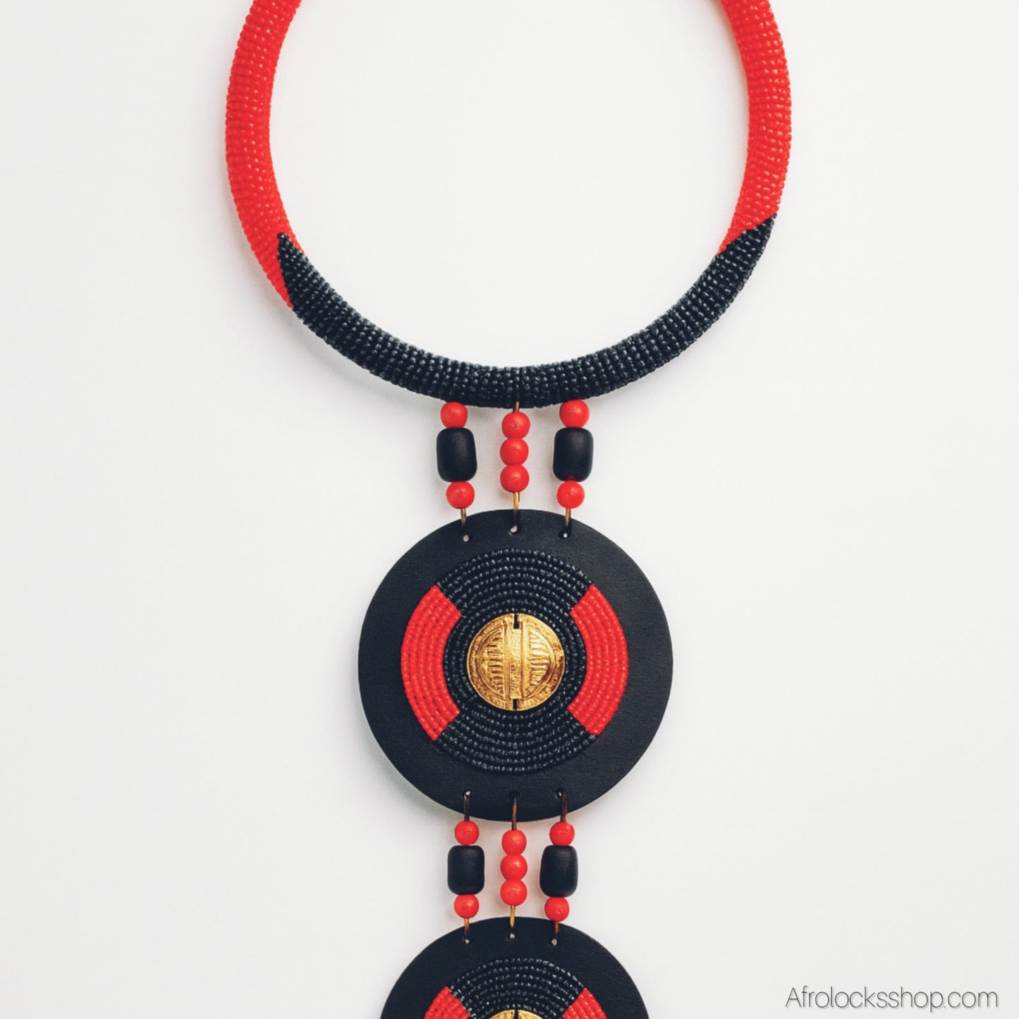 Collier plastron Maasai artisanal – cuir, laiton, crin & perles – 3 coloris