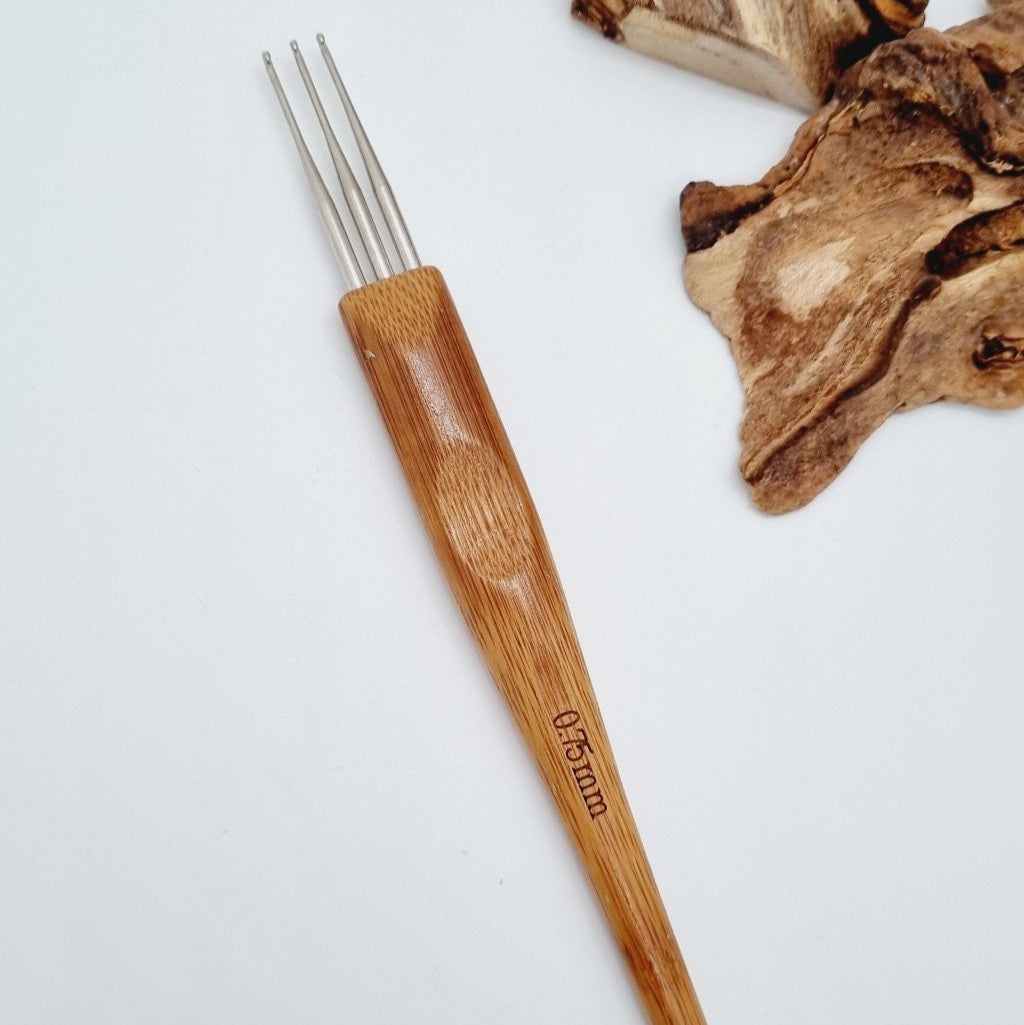 Crochet broderie manche bois bout pointu-SQ9240277