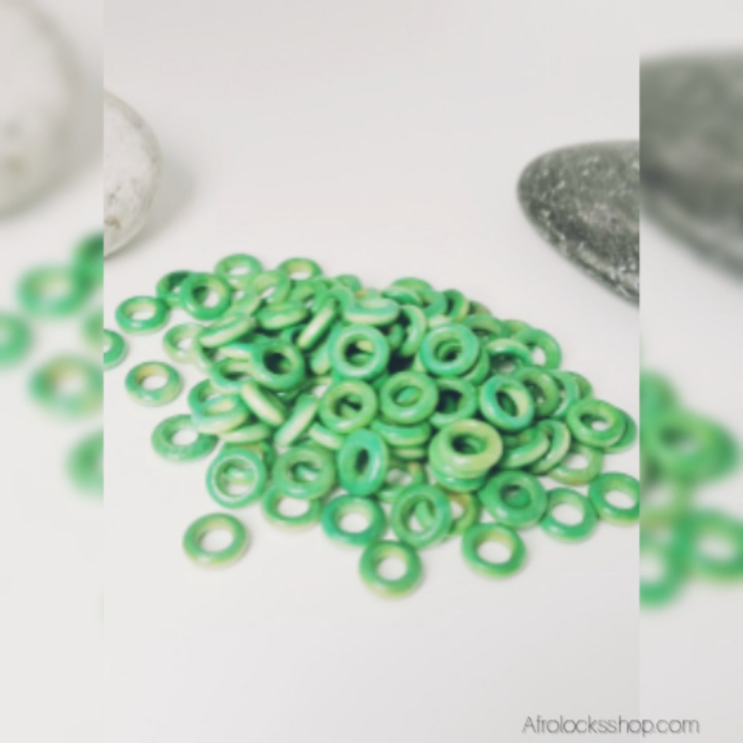 Lot 100 perles vertes anneau 14 mm (trou 7 mm) – DIY bijoux, locks & tresses 💚