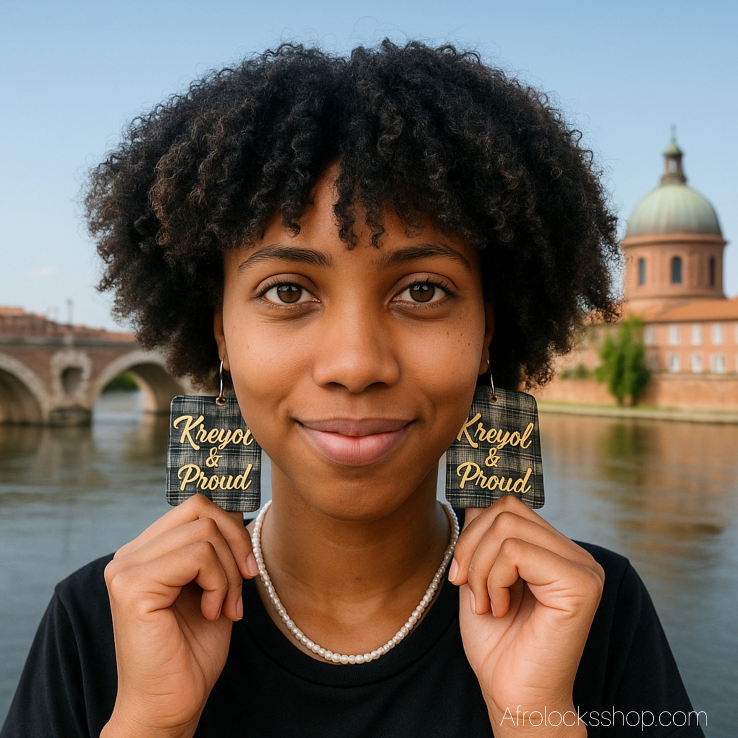 Fille qui porte un bijou boucles doreilles culturelles creoles