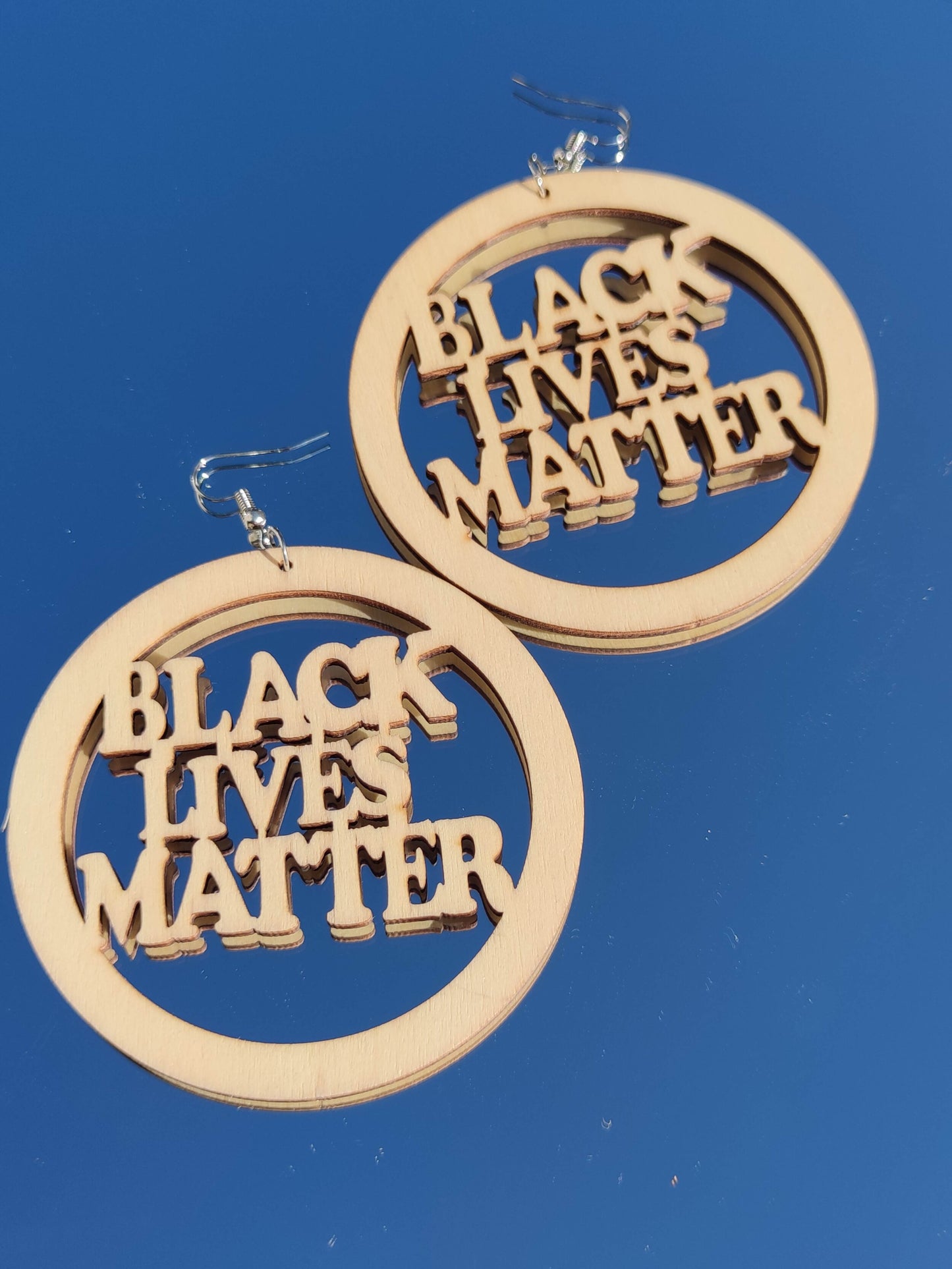 Boucles d'oreilles rondes en bois black lives matter la vie des noirs compte 3 couleurs disponibles-SQ8995750