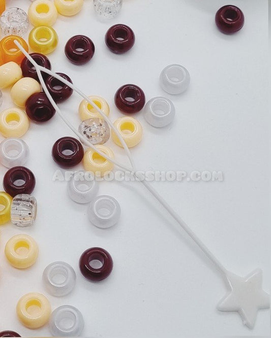 Lot de 150 perles orangées avec son passe-perles en plastique