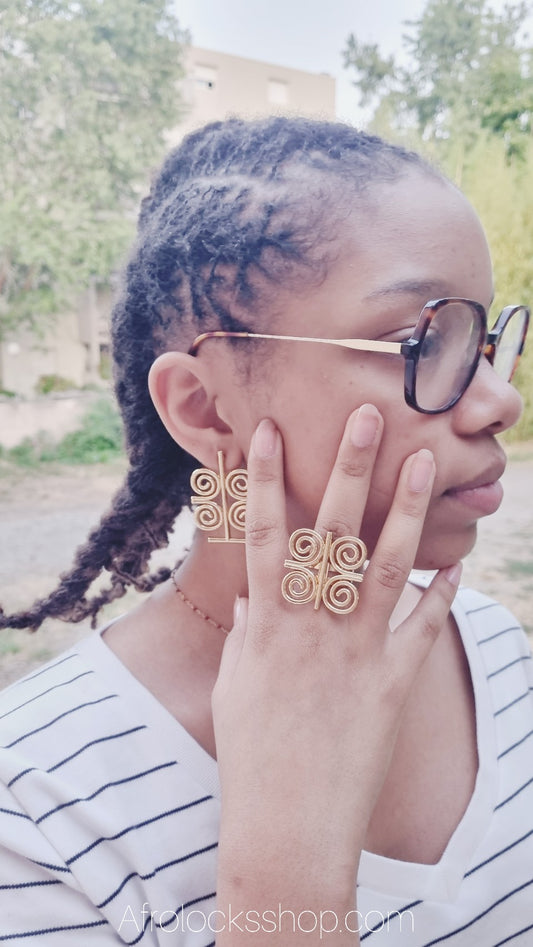 Ensemble bague et boucles d'oreilles Afrique Adinkra Cauris