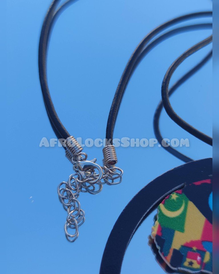 Ensemble boucles d'oreilles et collier carte africaine