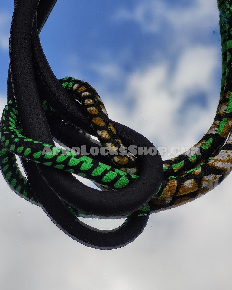 Ensemble collier africain en wax et boucles d'oreilles