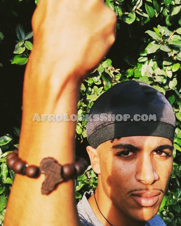 Bracelet bois en perles décoration carte Afrique-SQ5114815