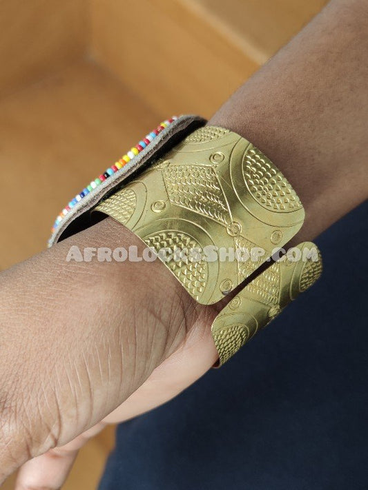 Authentique bracelet tribal africain orné de perles