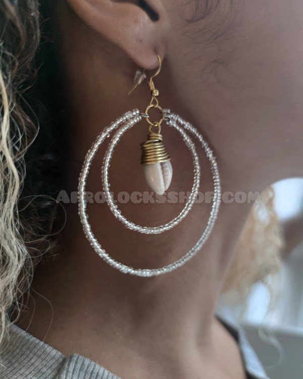 Boucles d'oreilles africaines made in kenya créoles perles et cauri