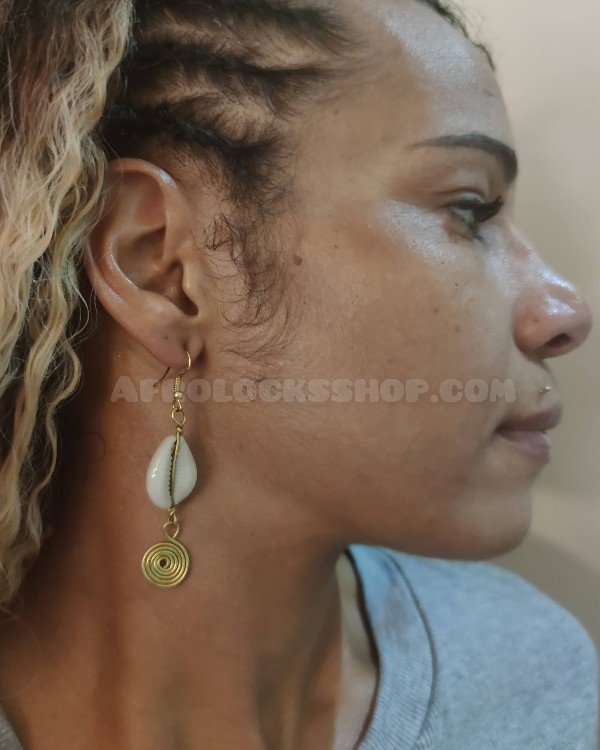 Boucles d'oreilles tribales bijou africain avec cauri