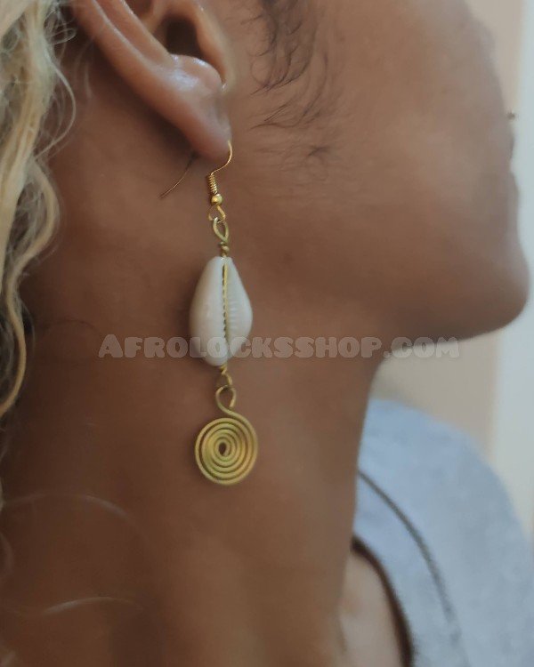 Boucles d'oreilles tribales bijou africain avec cauri