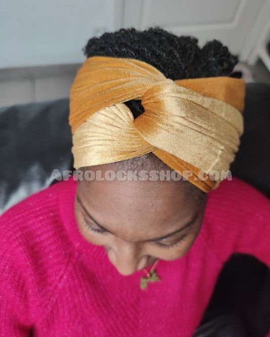Très long turban tube en velours de couleur jaune
