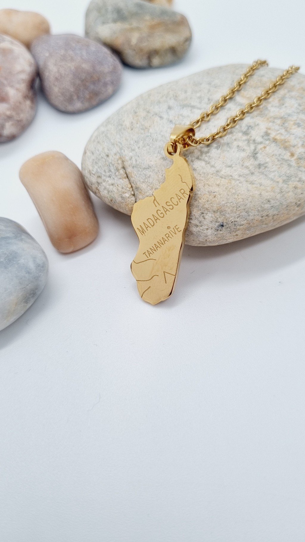 Chaîne et pendentif Madagascar