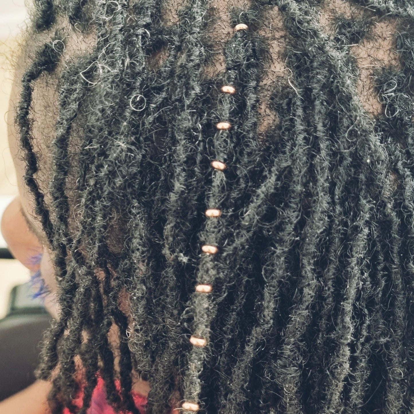 Anneaux premium pour microlocks & Sisterlocks (20 pcs) – inox & dorure épaisse ✨