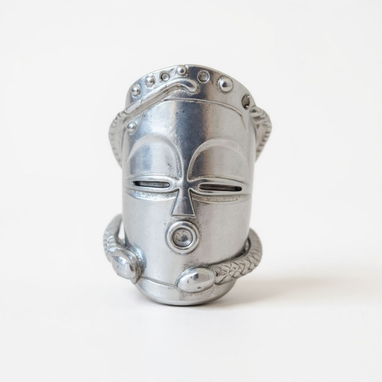 Bague masque africain argenté – grande bague statement ✨ réglable (unisexe)