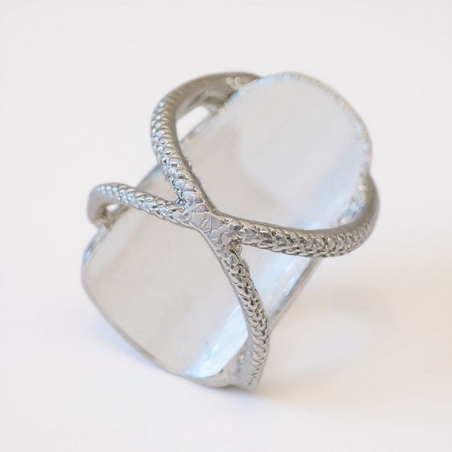 Bague masque africain argenté – grande bague statement ✨ réglable (unisexe)