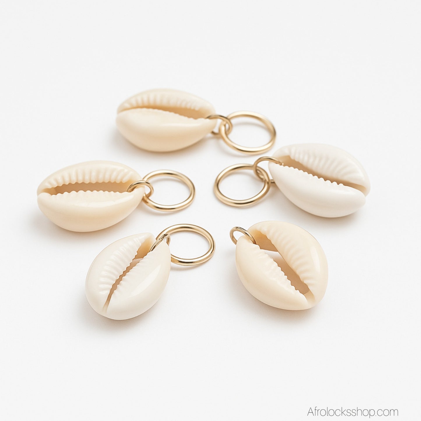 Bijoux cauris XL sur anneaux dorés – lot de 5 pour locks & tresses