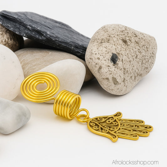 Bijou de locks main de Fatma dorée – trou 8 mm – 6 cm 🧿✨