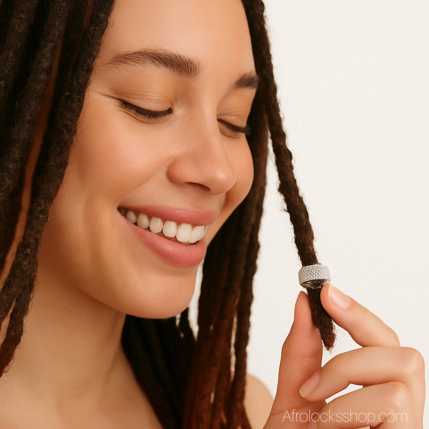 Bijou bague de locks argentée à strass – trou 10 mm, clip sécurisé 💎