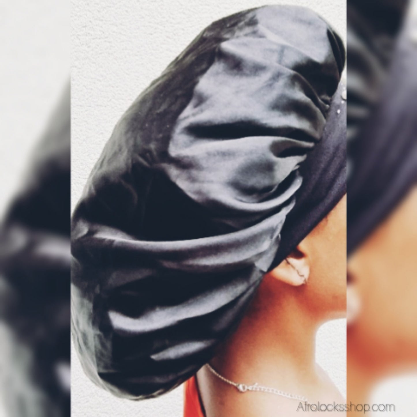 Bonnet satin noir extensible pour cheveux volumineux – bande élastiquée & strass – anti-friction nuit & jour