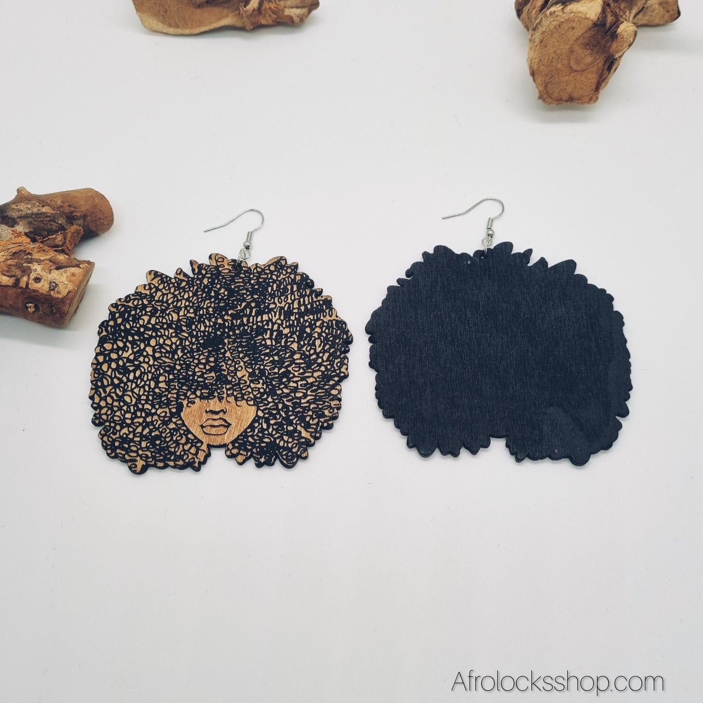 Boucles d’oreilles Afro en bois – Grand format 8 cm, légères – Livraison internationale 🌍