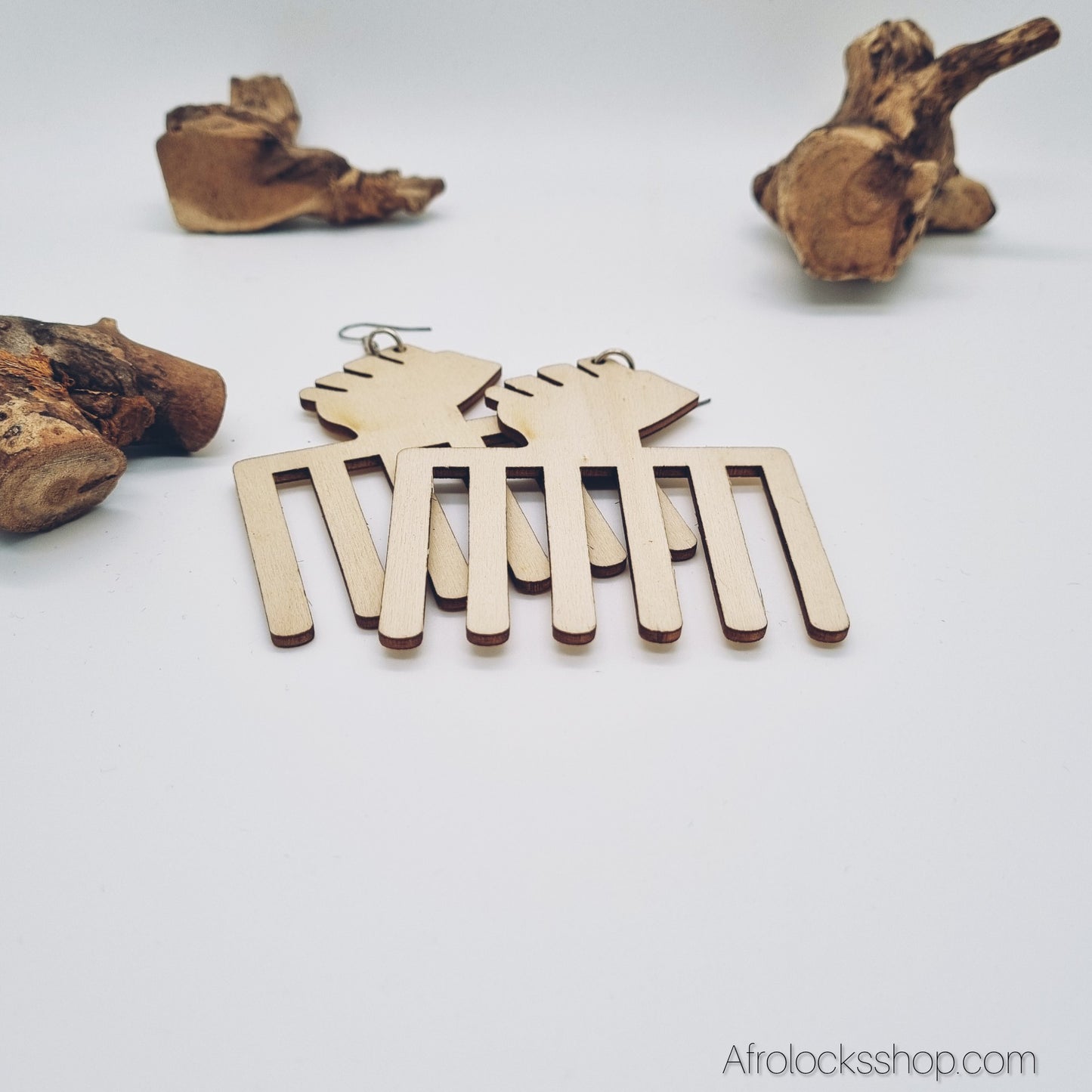 Boucles d’oreilles “Peigne Afro ✊” en bois – 7 cm, ultra-légères