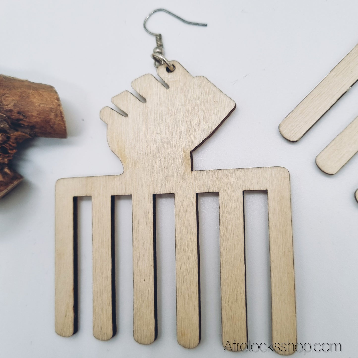 Boucles d’oreilles “Peigne Afro ✊” en bois – 7 cm, ultra-légères
