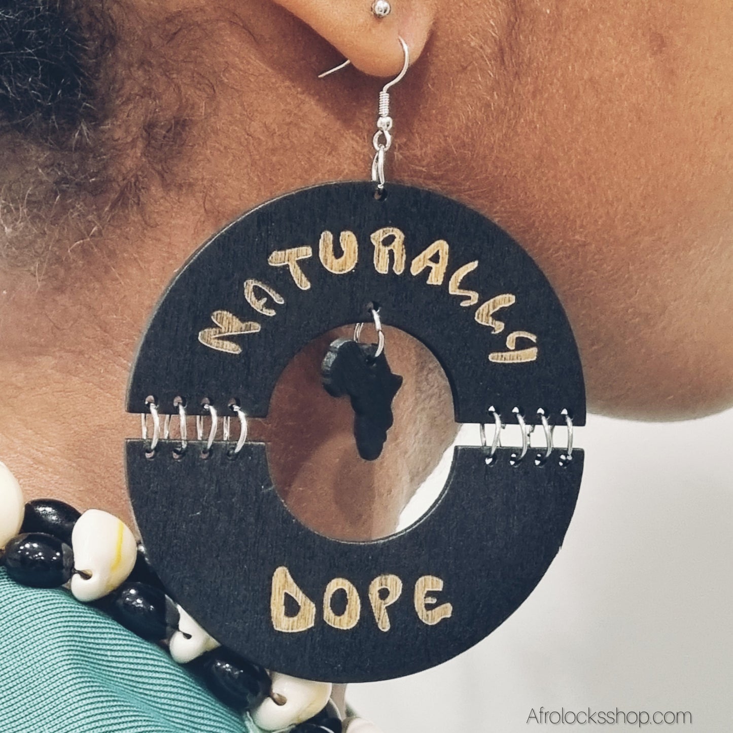 Boucles d’oreilles en bois « Naturally Dope » – grandes 8 cm, ultra légères – Noir ou Naturel 🌍