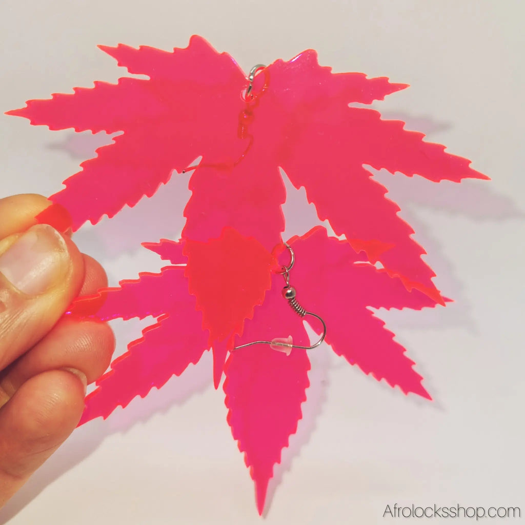 Boucles_d_oreilles_feuilles_rose_fluo_07 - Afro Locks Shop