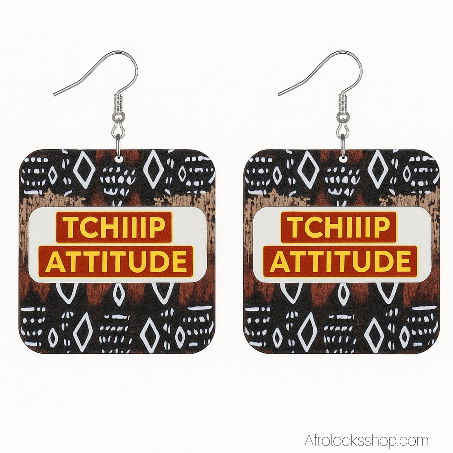Boucles d’oreilles “TCHIIIP ATTITUDE” – bogolan – grand format léger (6×5 cm)