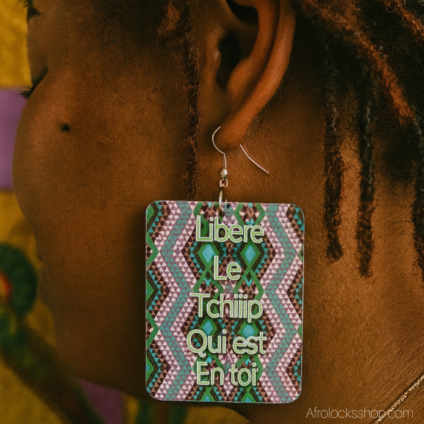 Boucles d’oreilles – “Libère le Tchiiip” 💚 – design AfroLocksShop – légères 6×5 cm