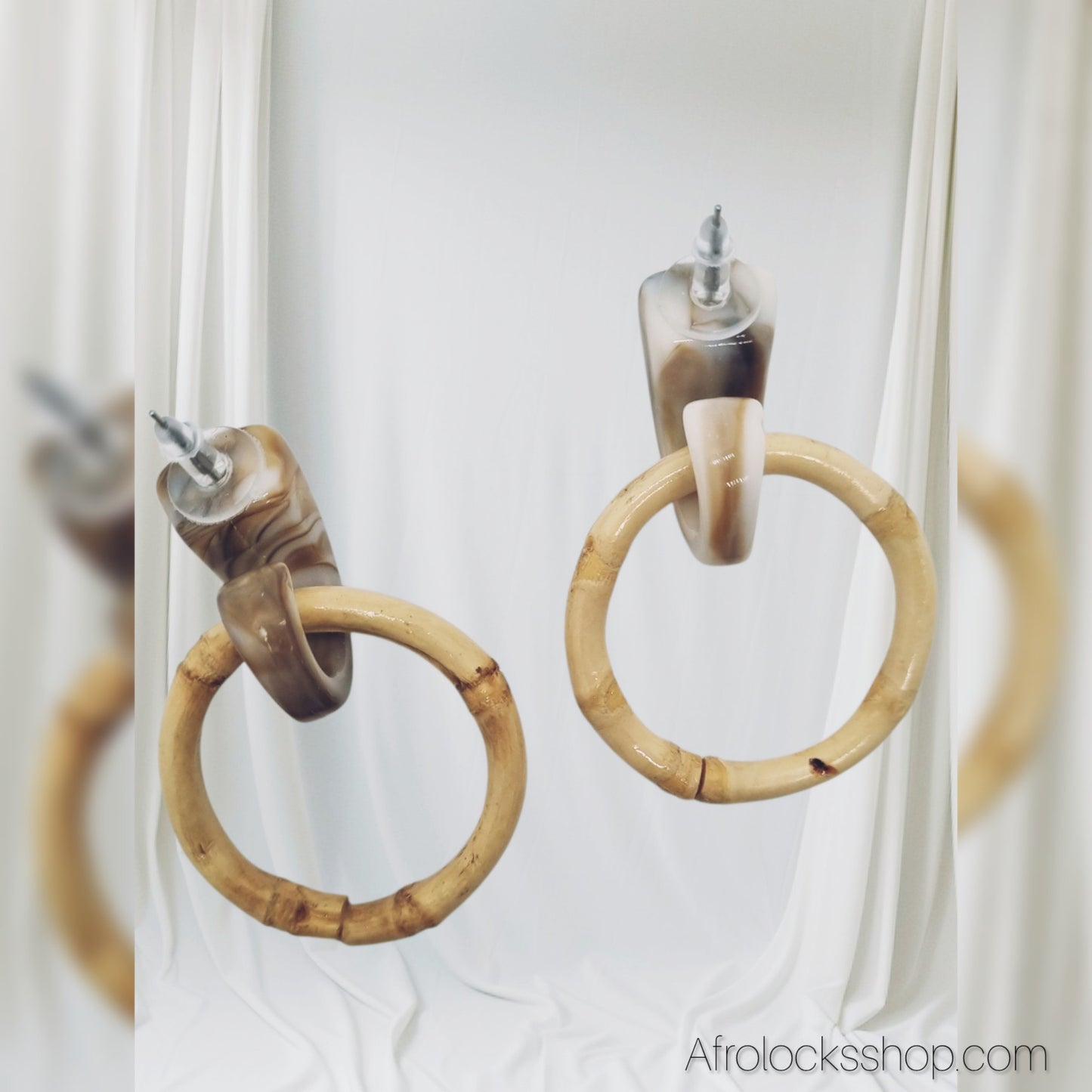 Boucles d’oreilles bambou & acrylique – créoles légères (fait main)