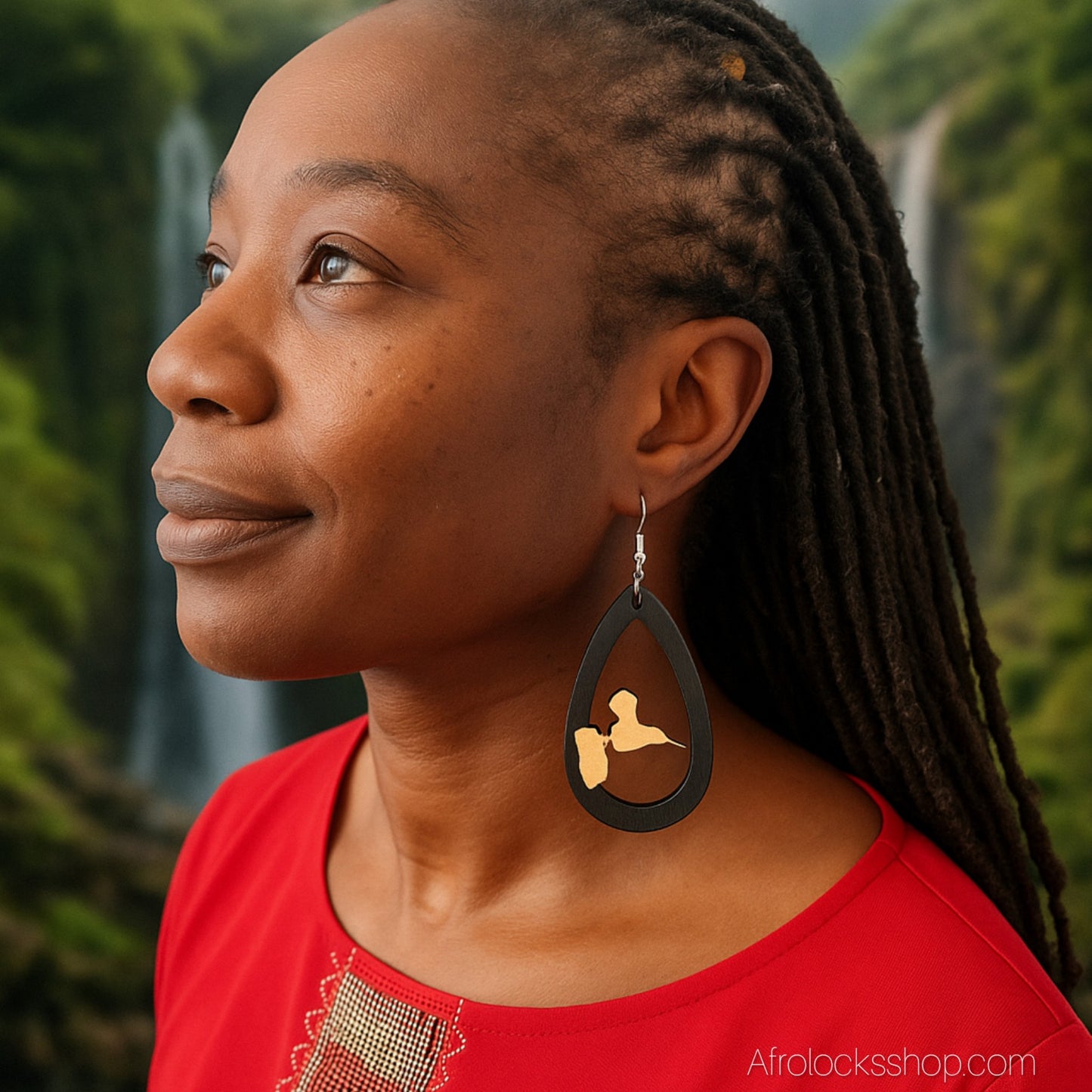 Boucles d’oreilles carte Guadeloupe / Martinique — bois bicolore 8×5 cm