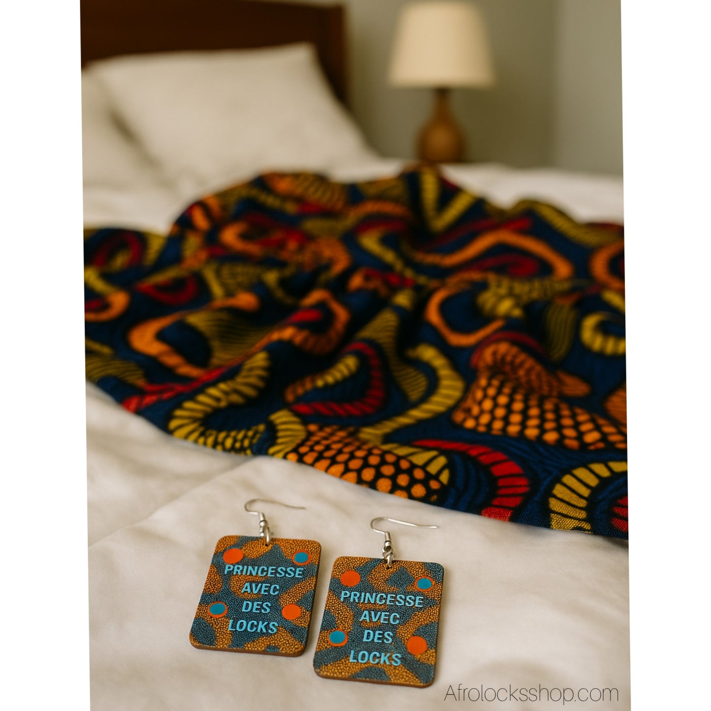 Boucles d’oreilles « Princesse avec des locks » – wax – bois 6×5 cm – recto-verso – mini-séries