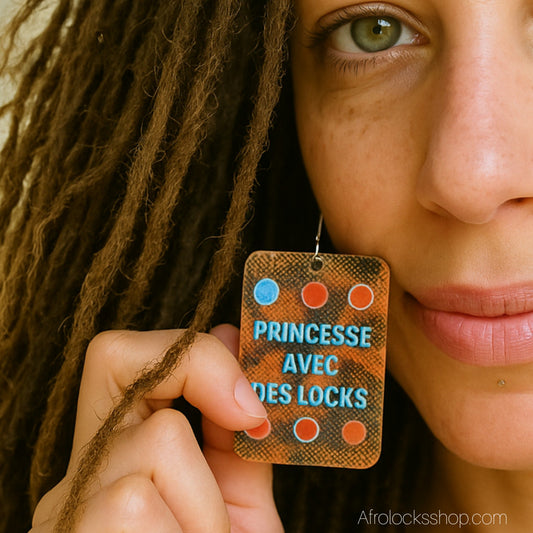 Boucles d’oreilles « Princesse avec des locks » – wax – bois 6×5 cm – recto-verso – mini-séries