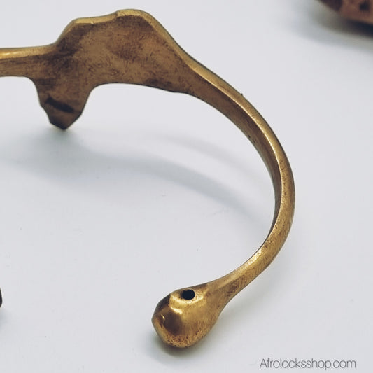 Bracelet “Carte d’Afrique” en cuivre — rigide, ajustable S-M, fait main au Kenya