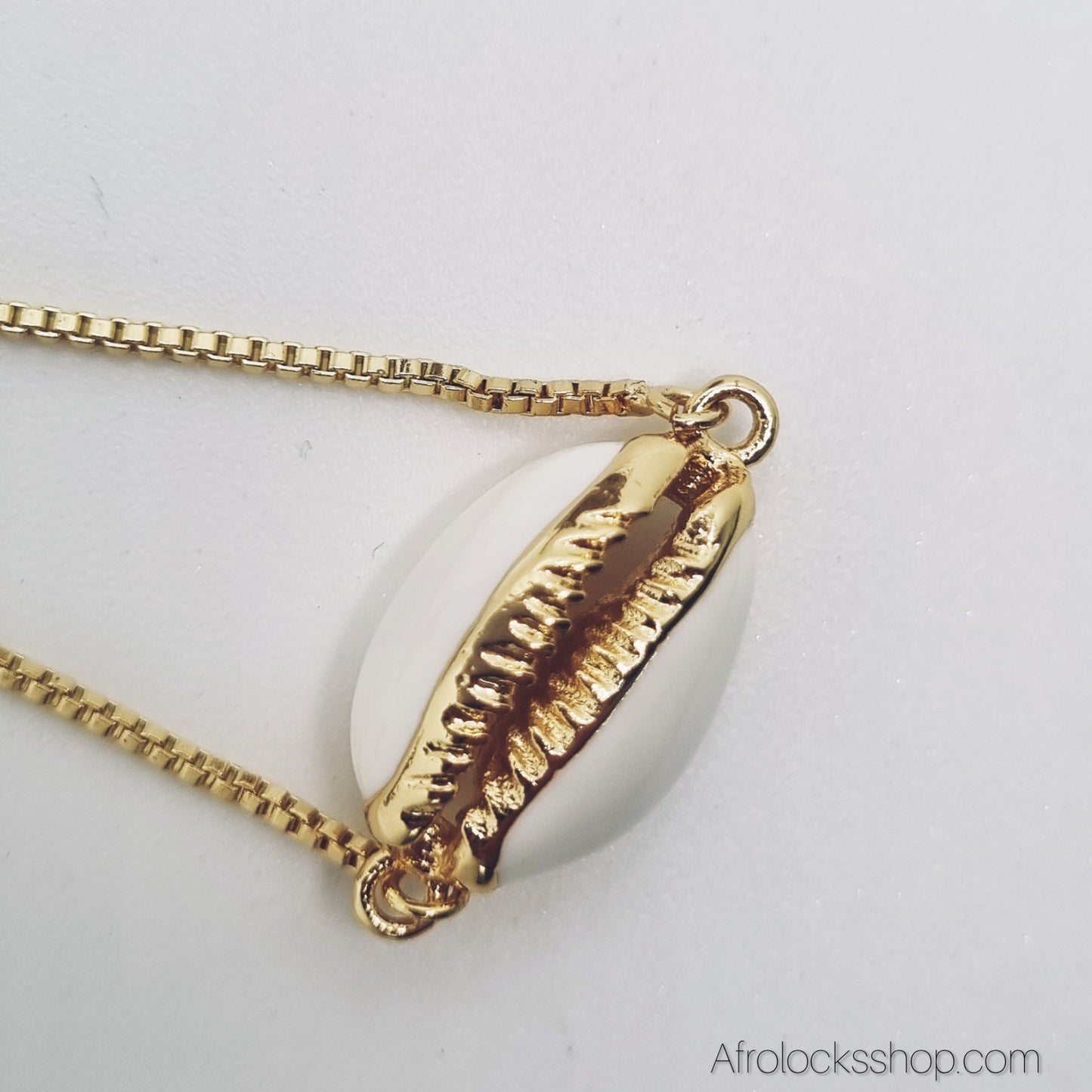 Bracelet cauri synthétique doré – chaîne coulissante ajustable avec pampilles strass