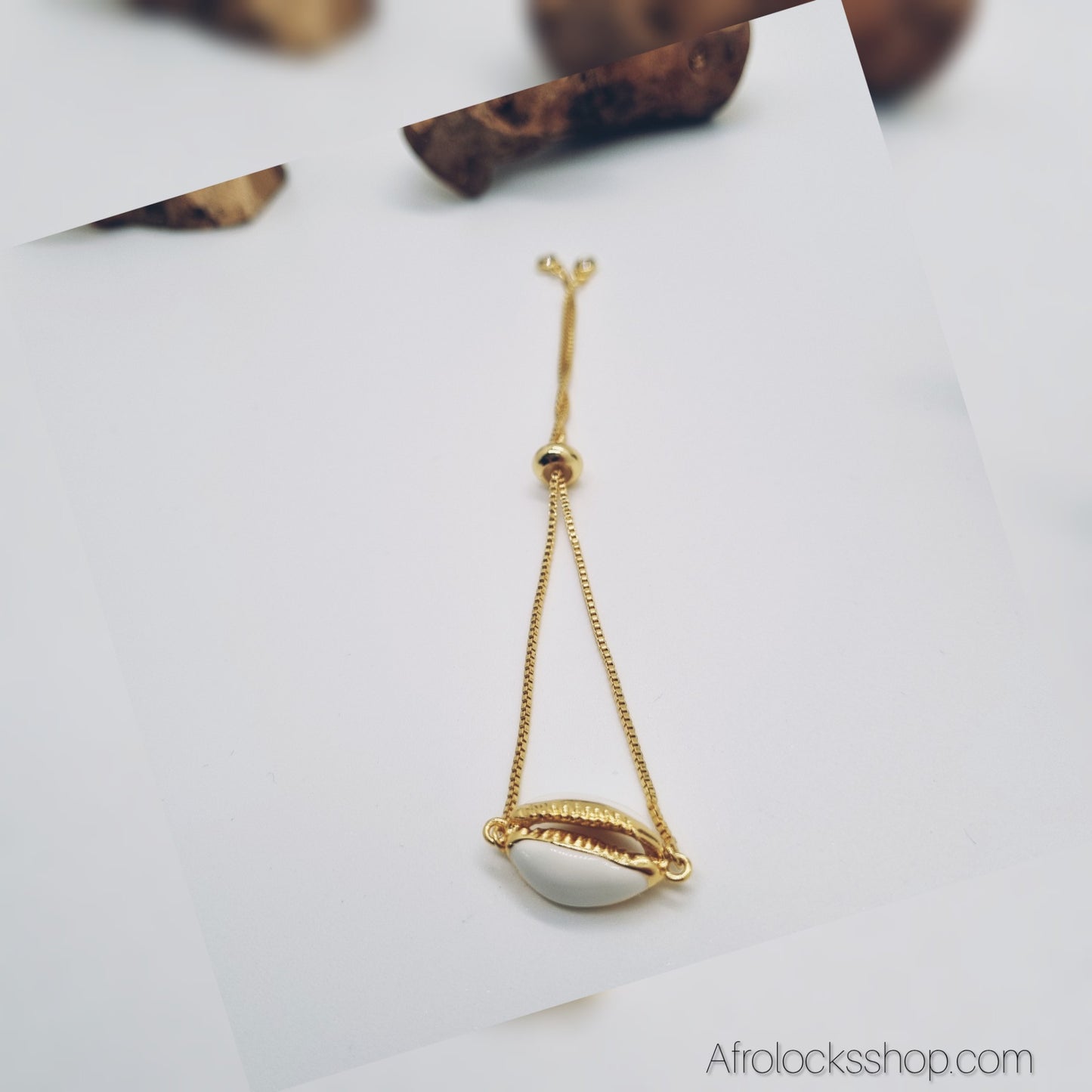 Bracelet cauri synthétique doré – chaîne coulissante ajustable avec pampilles strass