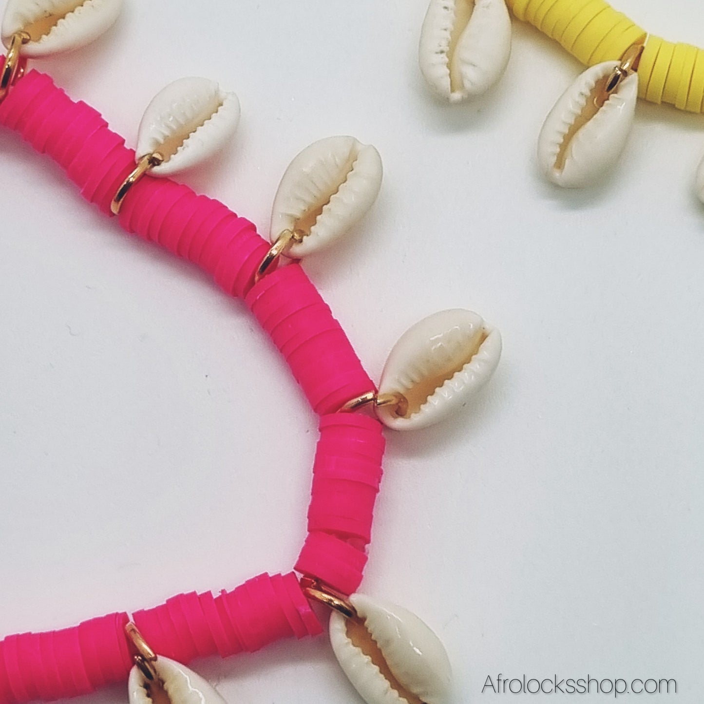 Bracelet cauris élastique – poignet & cheville – 3 coloris (rose, jaune, blanc)