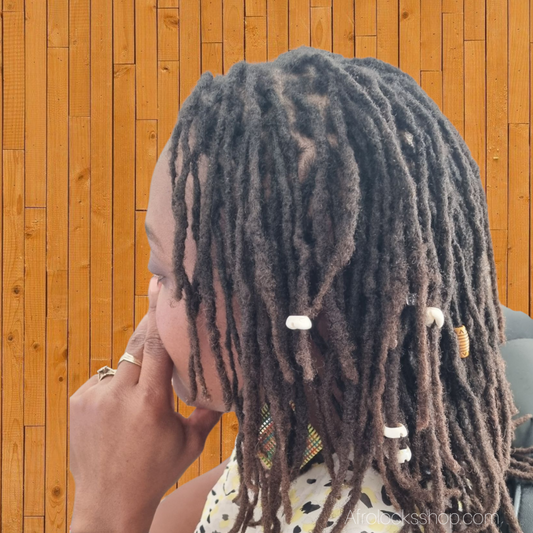 Cauri naturel à l’unité – grand/petit & beige/brun – pour locks, braids & bijoux