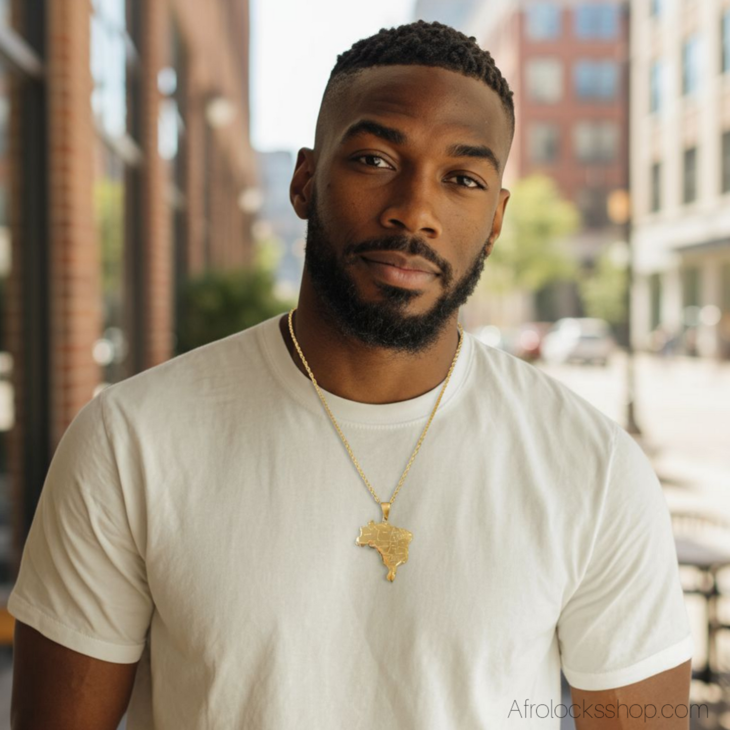 Collier « Carte du Brésil » – Acier inoxydable 316L doré (chaîne 50 cm)