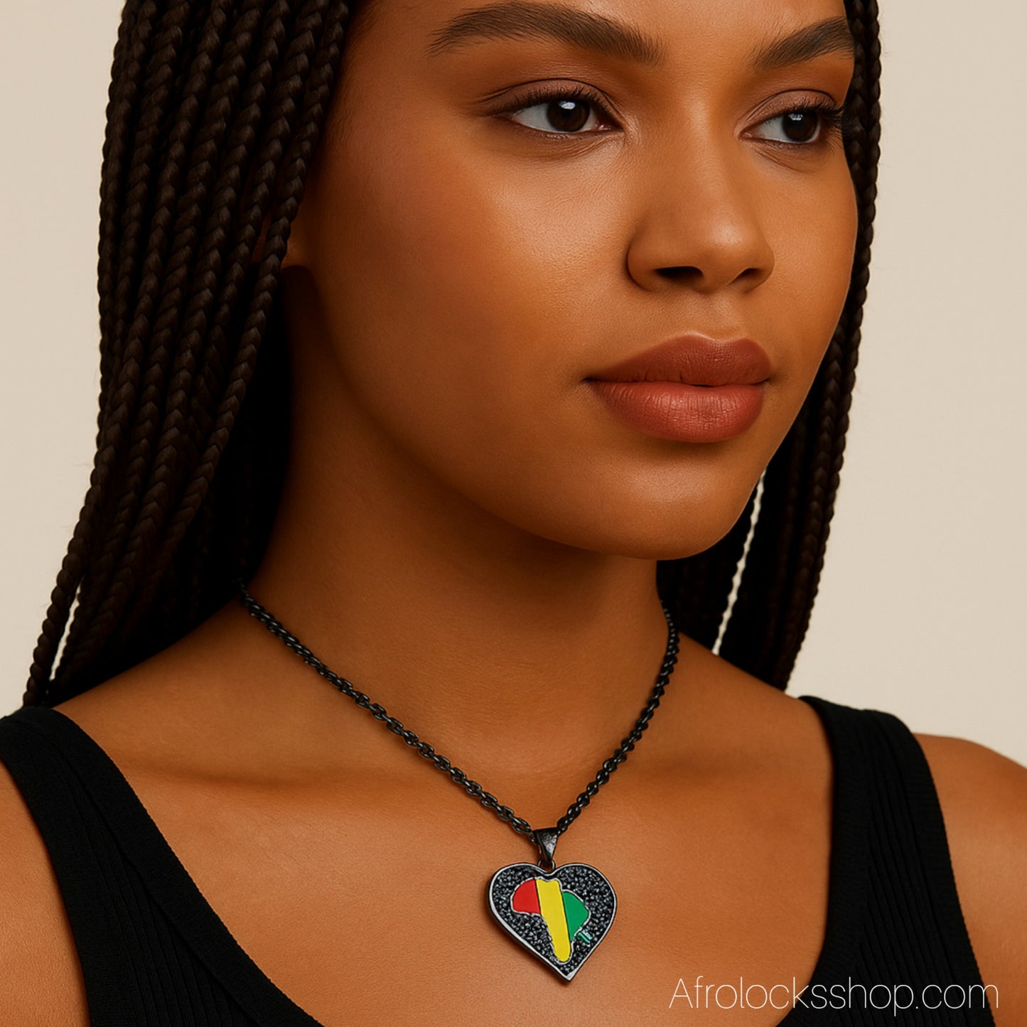 Collier Premium – Cœur Noir & Afrique Tricolore 💚💛❤️ – Acier Inoxydable & Zirconium (50 cm)