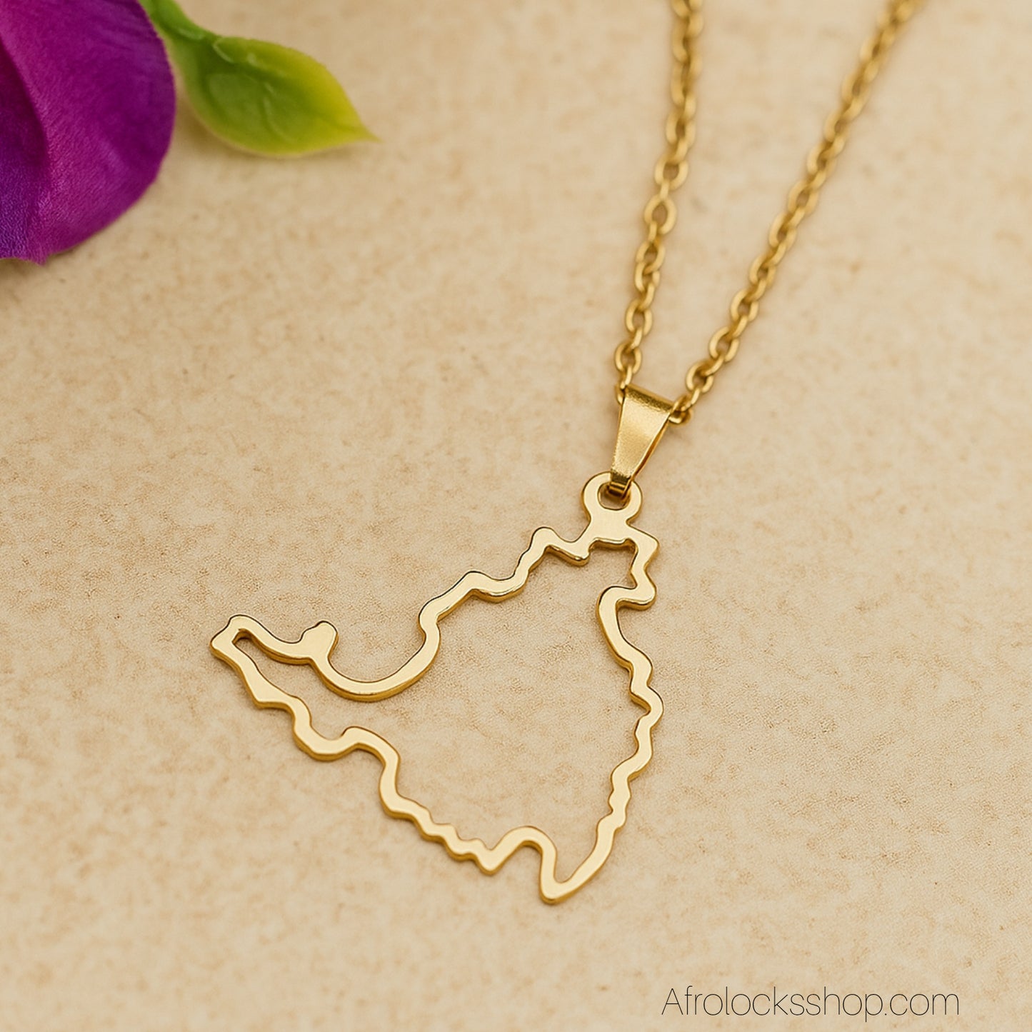 Collier pendentif carte de Saint-Martin – Bijou minimaliste doré ou argenté