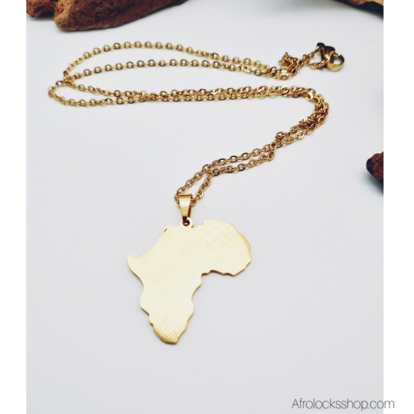 Collier carte d’Afrique – Angola 🇦🇴 en acier inoxydable 316L (chaîne 50 cm)